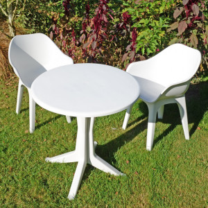 Levante Bistro Table With Ghibli Chairs