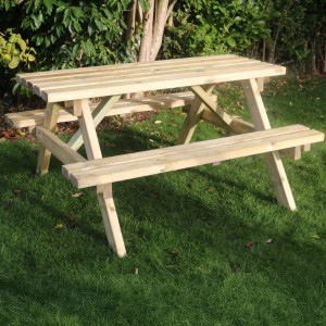 Traditional 6 Seater Picnic Table
