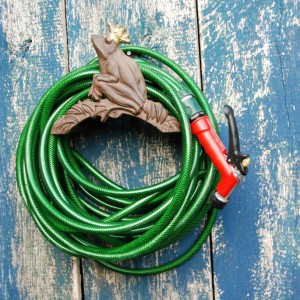 Frog King Hose Tidy