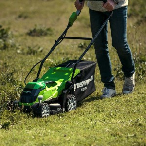 Greenworks 40V 35cm Cordless Lawnmower With Battery & Charger