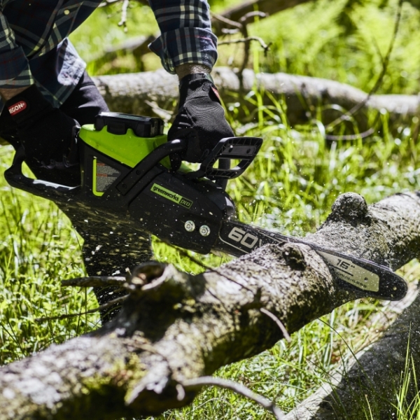 Greenworks clearance 60v chainsaw