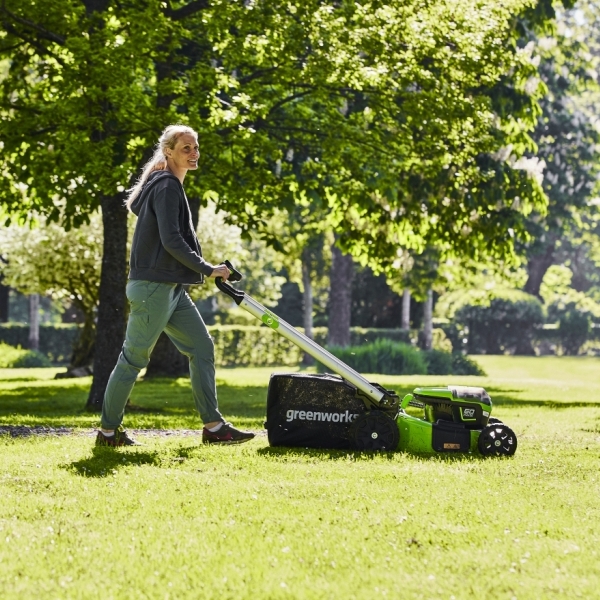 Greenworks self propelled mower 60v outlet