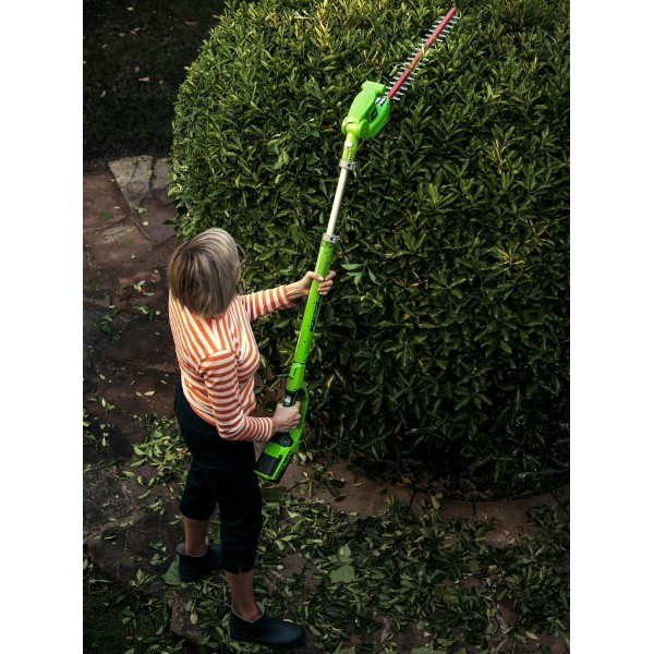 Greenworks long reach hedge hot sale trimmer