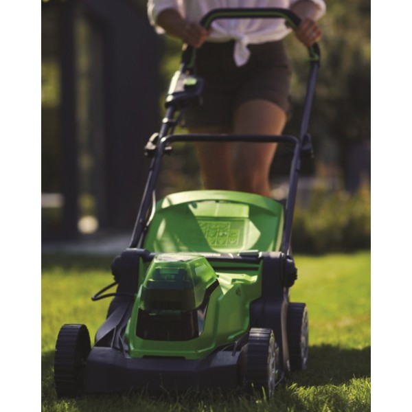 Greenworks 48V 36cm Cordless Lawnmower