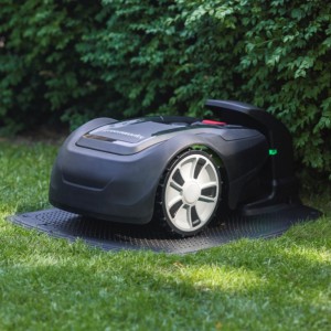 Greenworks Optimow® 5 Robotic Lawnmower