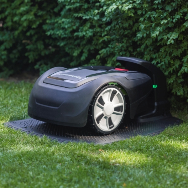 Greenworks Optimow® 5 Robotic Lawnmower