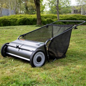 66cm Push Lawn Sweeper