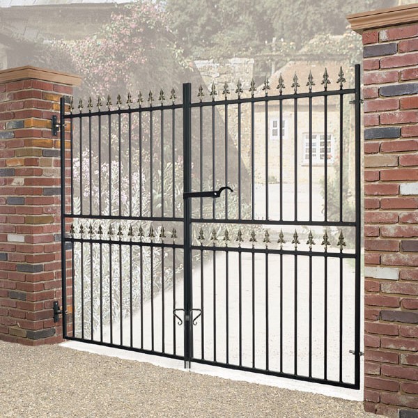 Double door gates top